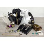 Mixed selection of assorted silver and costume jewellery, to include a silver gilt necklet, white