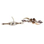 Attractive antique 15ct sapphire and pearl set bar brooch, with safety chain, 2.8gm, 47mm; with a