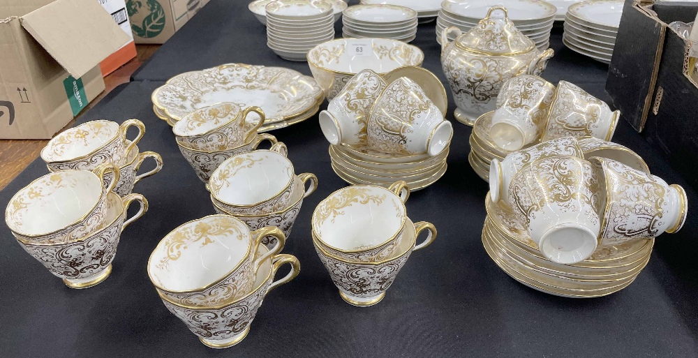 English 19th century porcelain tea service, decorated with gilt highlights comprising nine teacups - Image 3 of 3