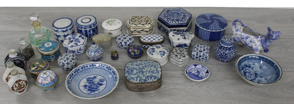 Selection of decorative porcelain trinket boxes, pill boxes, miniature jars etc; also porcelain