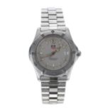 Tag Heuer Professional 200m stainless steel gentleman's wristwatch, reference no. WK2111. silvered