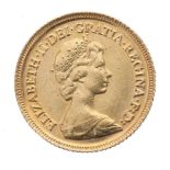 Elizabeth II 1982 half sovereign coin, 4gm