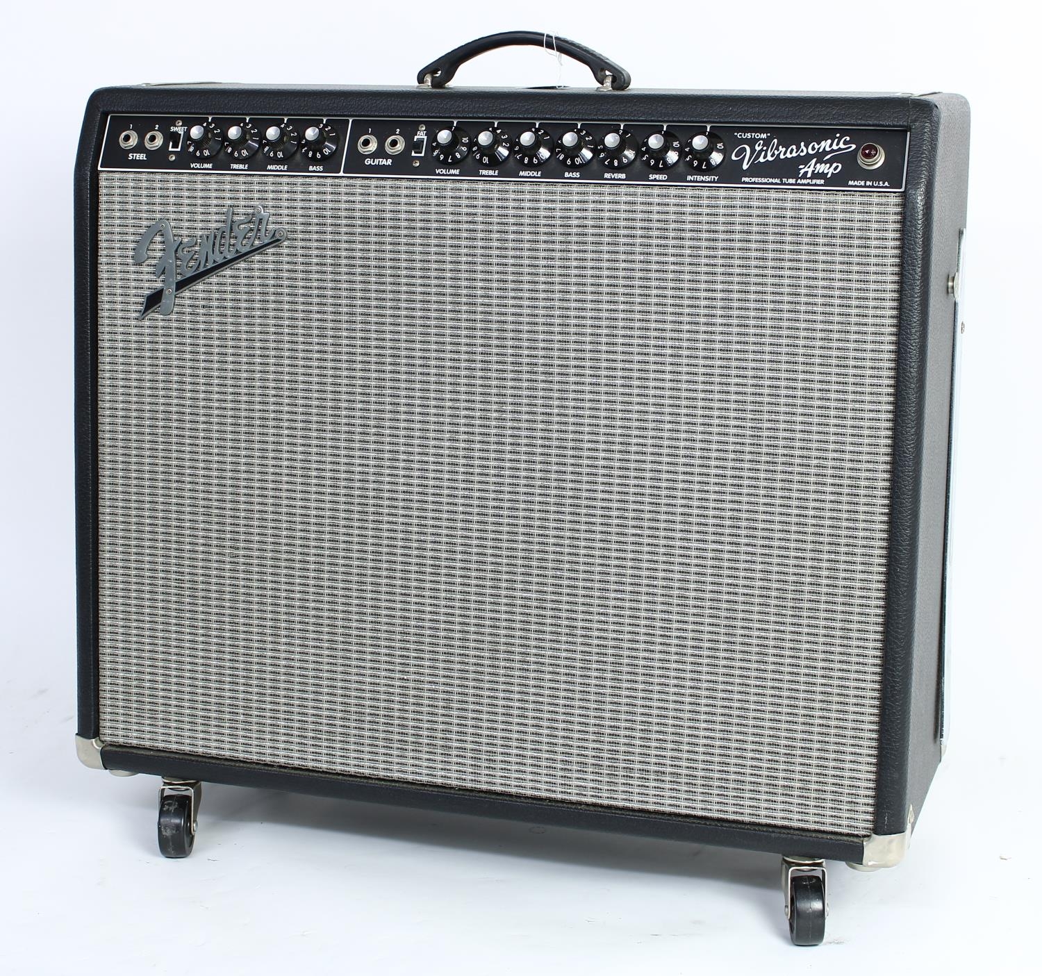 Fender Custom Vibrasonic-Amp guitar amplifier, made in USA, circa 1995, with foot switch and manual