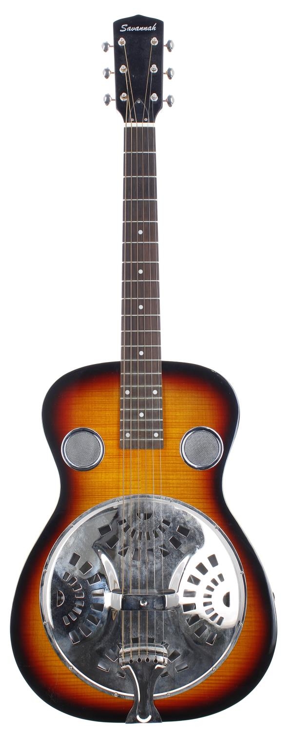 Savannah resonator guitar, made in China; Body: sunburst finish; Neck: good; Fretboard: rosewood;