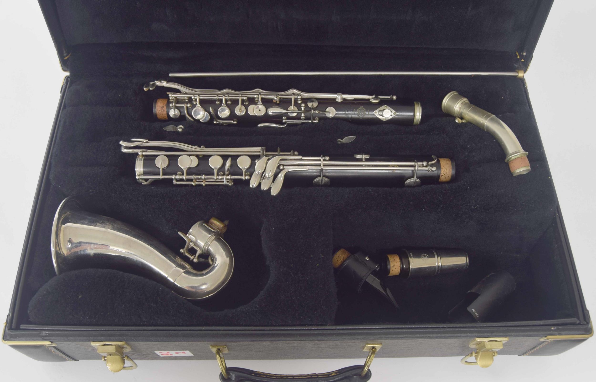 Good alto clarinet by and stamped Selmer, Paris, France, Series 9, ser. no. U8186, mouthpiece, case - Image 3 of 3