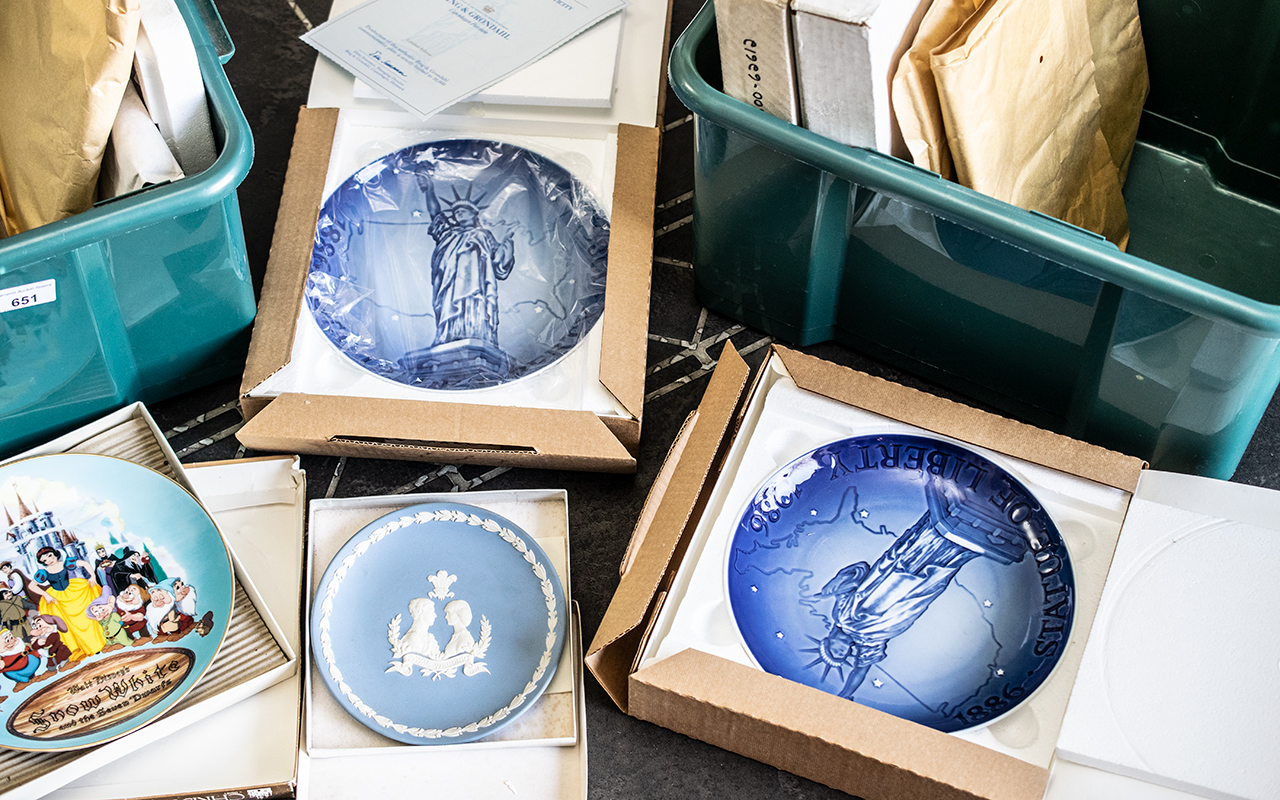 Collection of Boxed Cabinet Plates, to i - Image 3 of 3