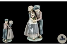 Lladro - Superb Hand Painted Porcelain Figure ' Dutch Couple ' With Tulips.