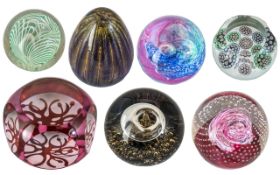 Excellent Collection of Vintage Signed Glass Paperweights. Comprises 1/ Caithness, Mosaic.