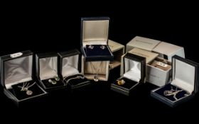 Collection of 925 Silver Jewellery Items.