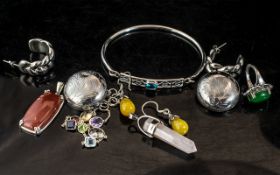 A group of sterling silver items to incl