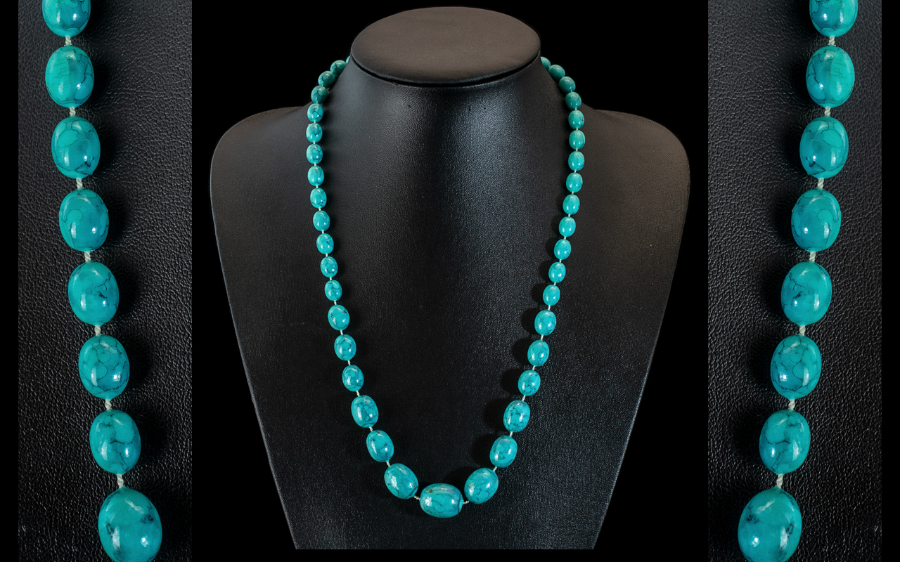 1930's - Excellent Quality Turquoise Graduated Beaded Necklace of Excellent Colour and Well Matched