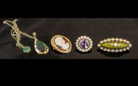 Small Mixed Lot of Jewellery, to include a yellow metal pink stone and pearl brooch,