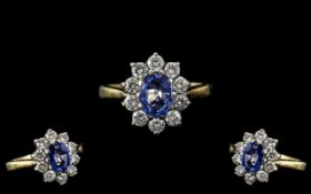 18ct Gold - Attractive Diamond and Sapphire Set Ring, Flower head Setting,