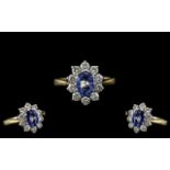 18ct Gold - Attractive Diamond and Sapphire Set Ring, Flower head Setting,