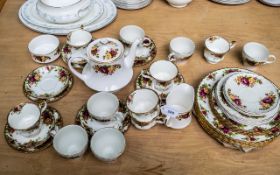 Royal Albert 'Old Country Roses' Dinner/Tea Service, comprising 6 x 10" plates, 4 x 8" plates,