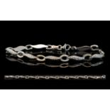 9ct White Gold - Attractive Ladies Bracelet, Diamond Cut Design. Full Hallmark for 9.375.