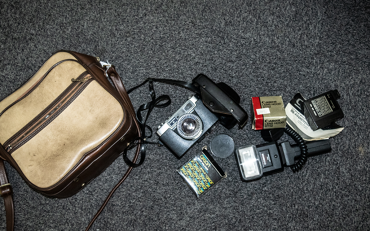 Camera Equipment - comprising a Yashica - Image 4 of 4