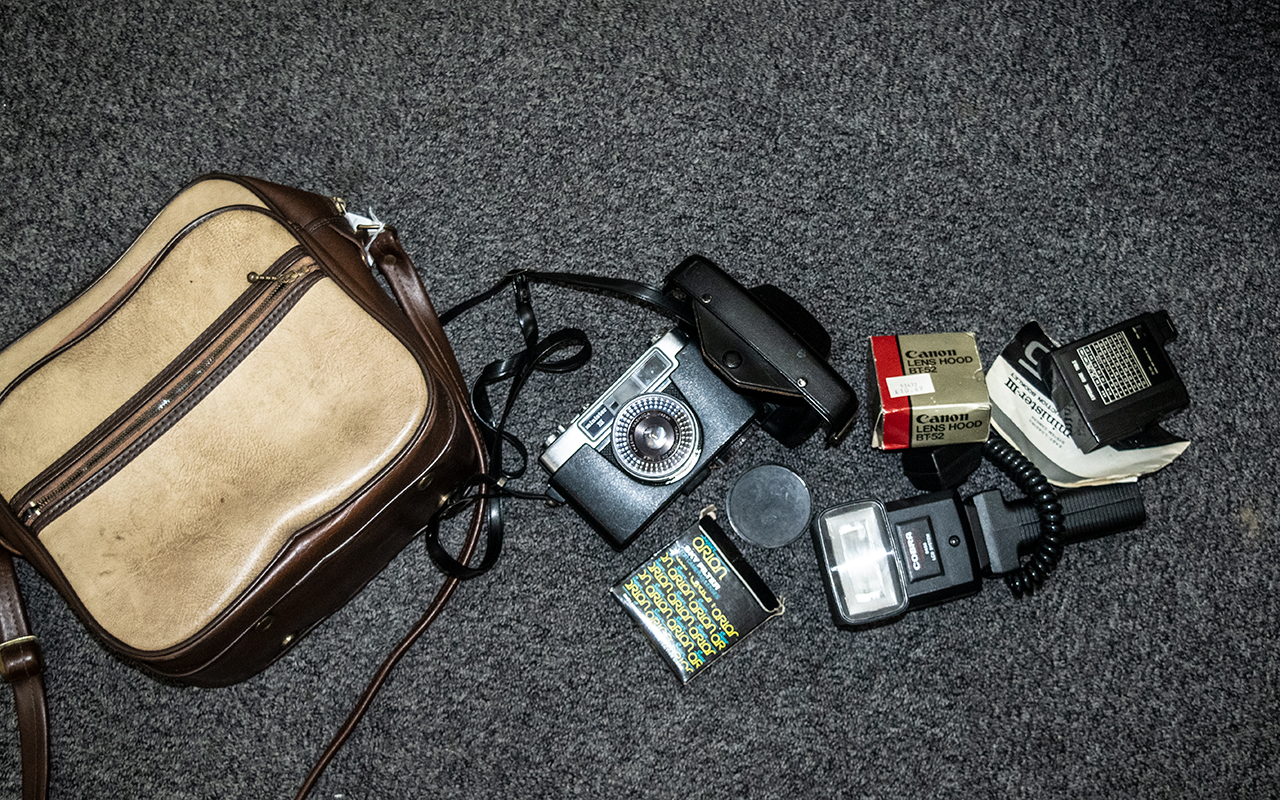Camera Equipment - comprising a Yashica - Image 2 of 4