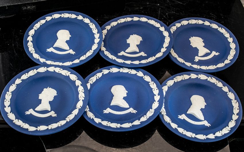 Royal Blue Jasper Colour 6 x Round Dishes of Silver Jubilee, 3 x The Queen and 3 x The Duke of