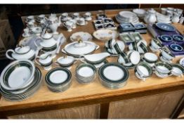 Royal Doulton Dinner Service Vanborough HN 4992 76 pieces in total. Comprising teacups, saucers