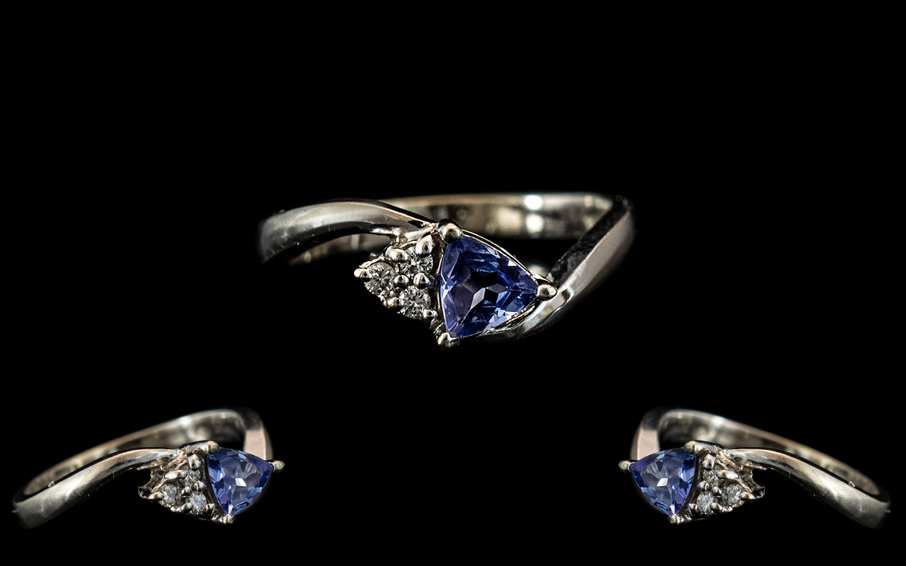 Ladies 14ct White Gold Attractive Diamond & Tanzanite Set Dress Ring,