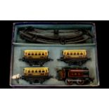 Hornby - OO-Gauge Clockwork Boxed Train Set ( 4 ) Pieces.