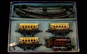 Hornby - OO-Gauge Clockwork Boxed Train Set ( 4 ) Pieces.