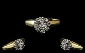 Ladies 18ct Yellow Gold Attractive Diamond Set Cluster Ring of flower head design,