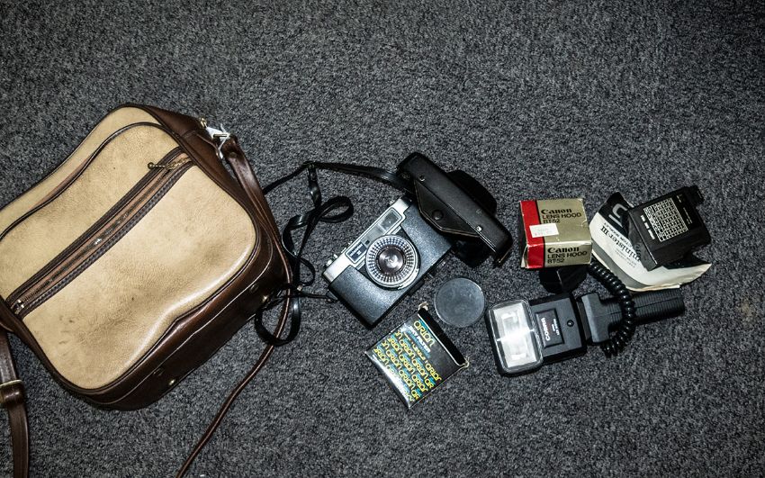 Camera Equipment - comprising a Yashica - Image 2 of 2