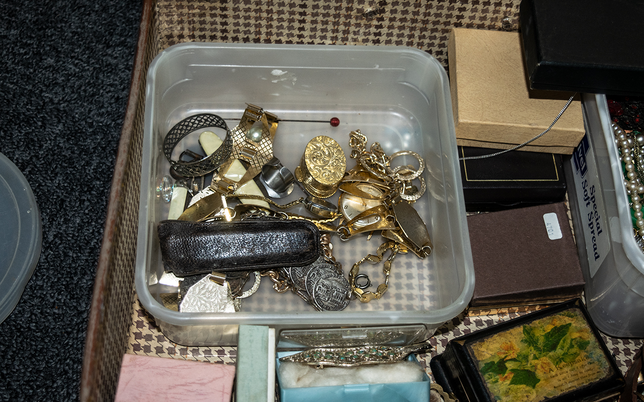 A Suitcase Containing a Collection of Costume Jewellery to include brooches, beads, pendants, - Image 3 of 3