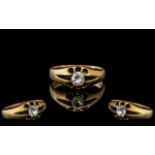 18ct Gold - Attractive Single Stone Diamond Set Ring, Gallery Setting.