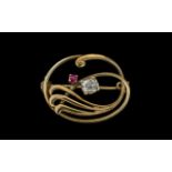 Art Nouveau - Stylish and Petite 9ct Gold Brooch, Set with Diamond / Ruby, Marked 9ct. The Central
