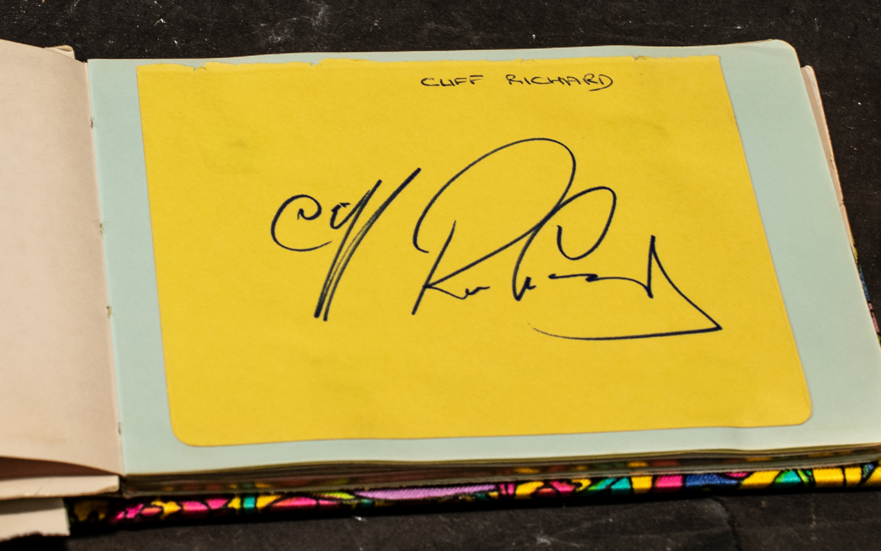 An Autograph Book containing numerous famous signatures. - Bild 5 aus 9