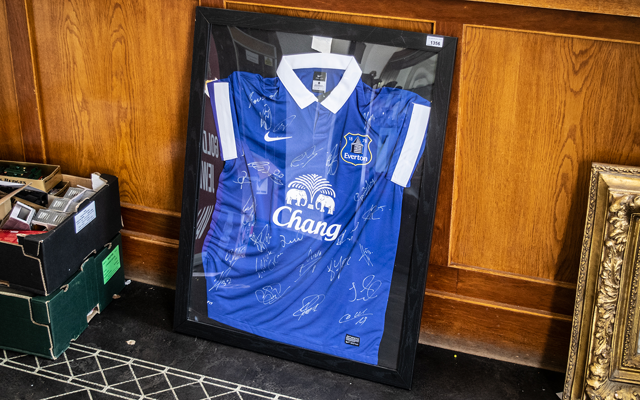 Everton Football Interest Framed Football Shirt Signed by Members of Everton Squad frame needs - Image 2 of 2