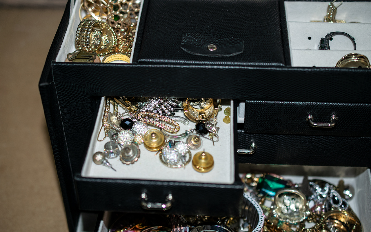 Black Jewellery Box Containing a Quantity of Costume Jewellery, including rings, earrings, - Image 4 of 4