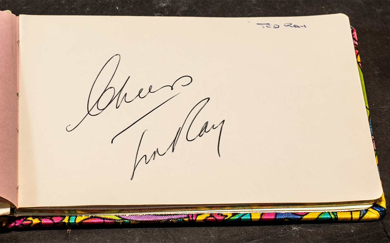 An Autograph Book containing numerous famous signatures. - Bild 4 aus 9