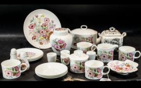 A Wedgwood Teaset Meadow Sweet. Comprisi