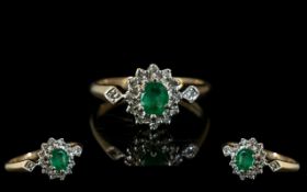 18ct Gold Exquisite Emerald and Diamond Set Cluster Ring, Flower head Design.
