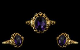 Antique Period - Superb Quality 18ct Gold Ring - Cabouchon Cut Amethyst with Black Jet Roundel's to