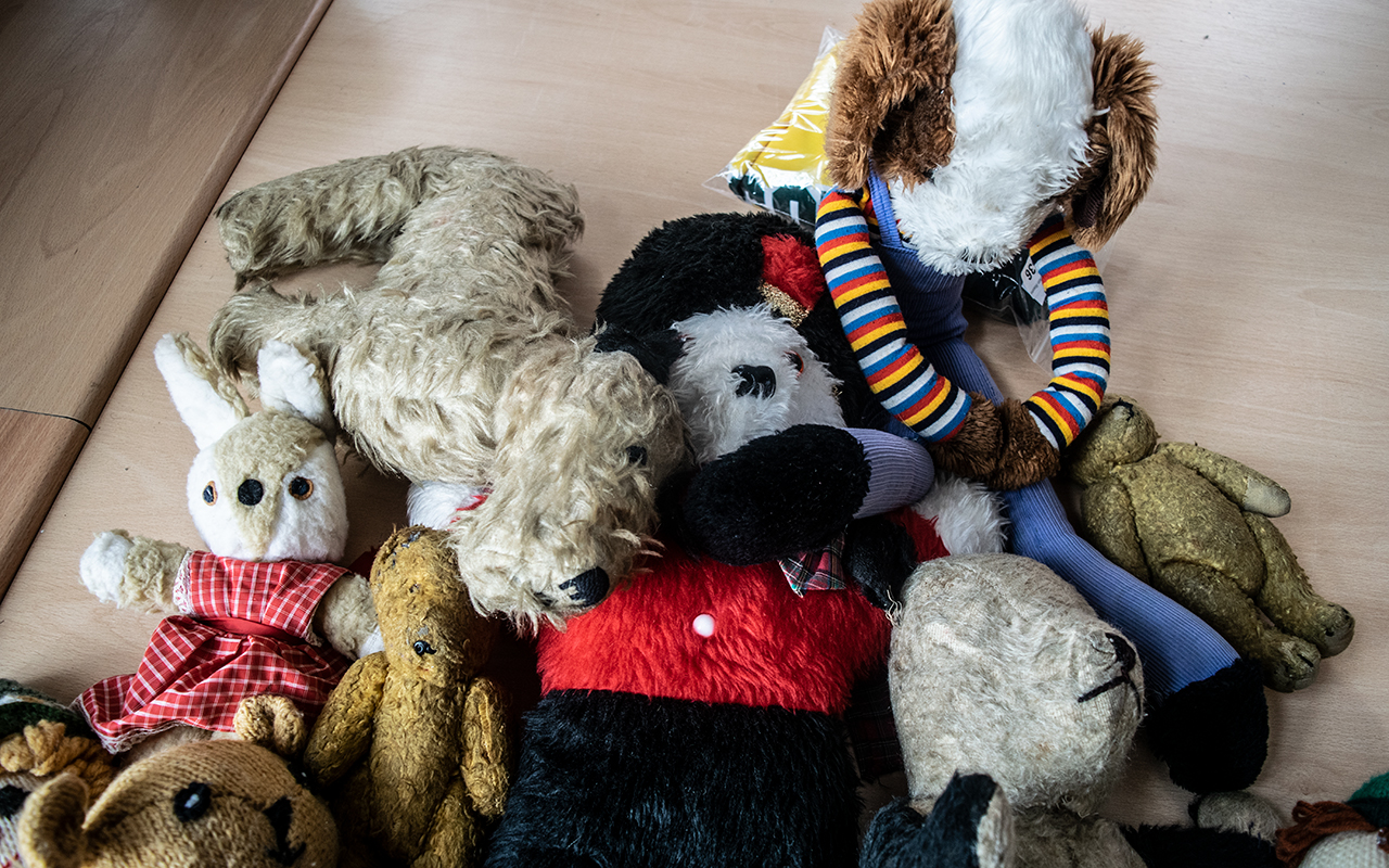 Collection of Teddy Bears. ( 11 ) In Total. Some Vintage. Various Teddies - Please See Photo. - Image 2 of 2