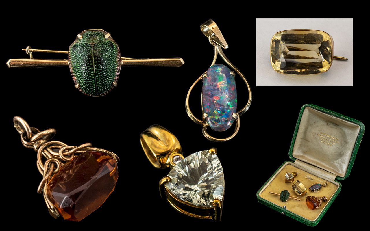 A Fine Collection of 9ct Gold Antique and Vintage Brooches / Pendants ( 5 ) Pieces In Total. All