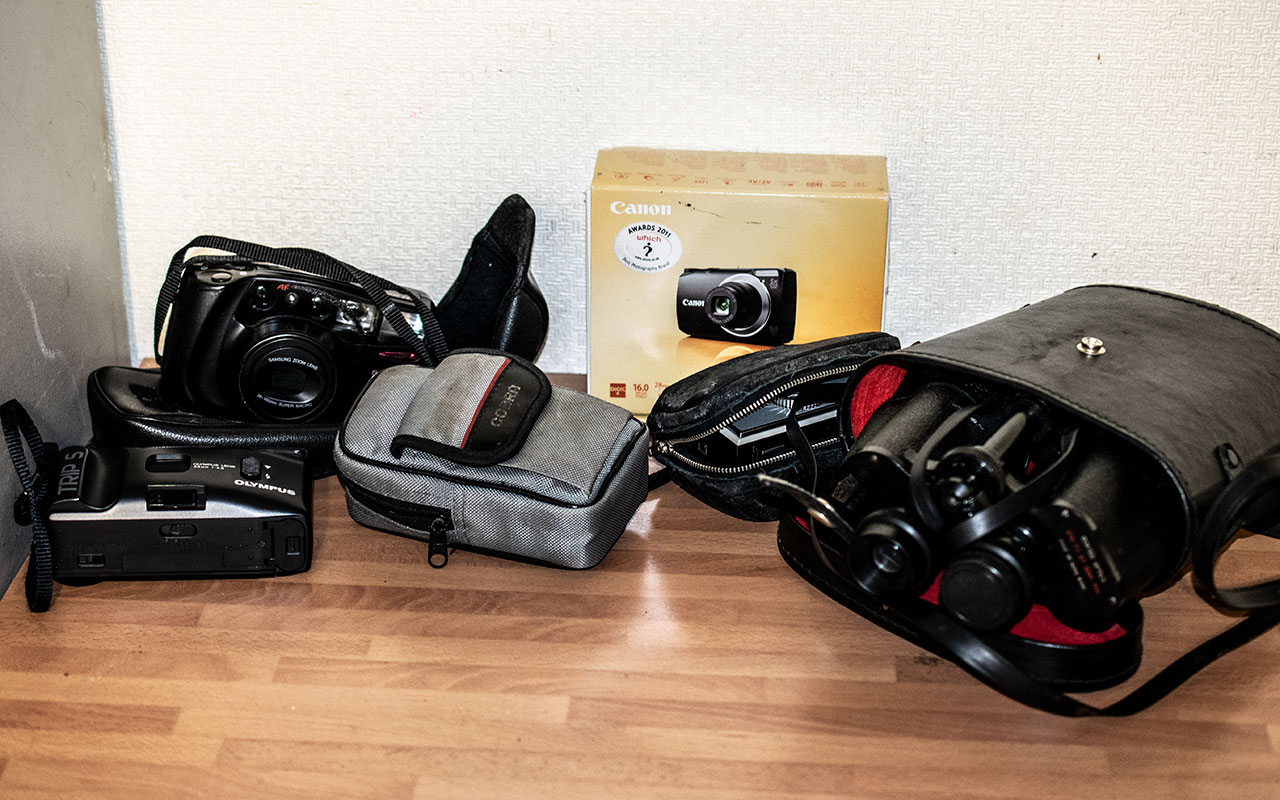 Collection of Cameras, comprising Samsung AF Zoom 1050, Olympus Trip S, Kodak Instamatic Camera,