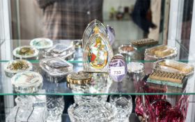 Collection of Quality Vintage Paper Weights, nine in total, various sizes and designs,