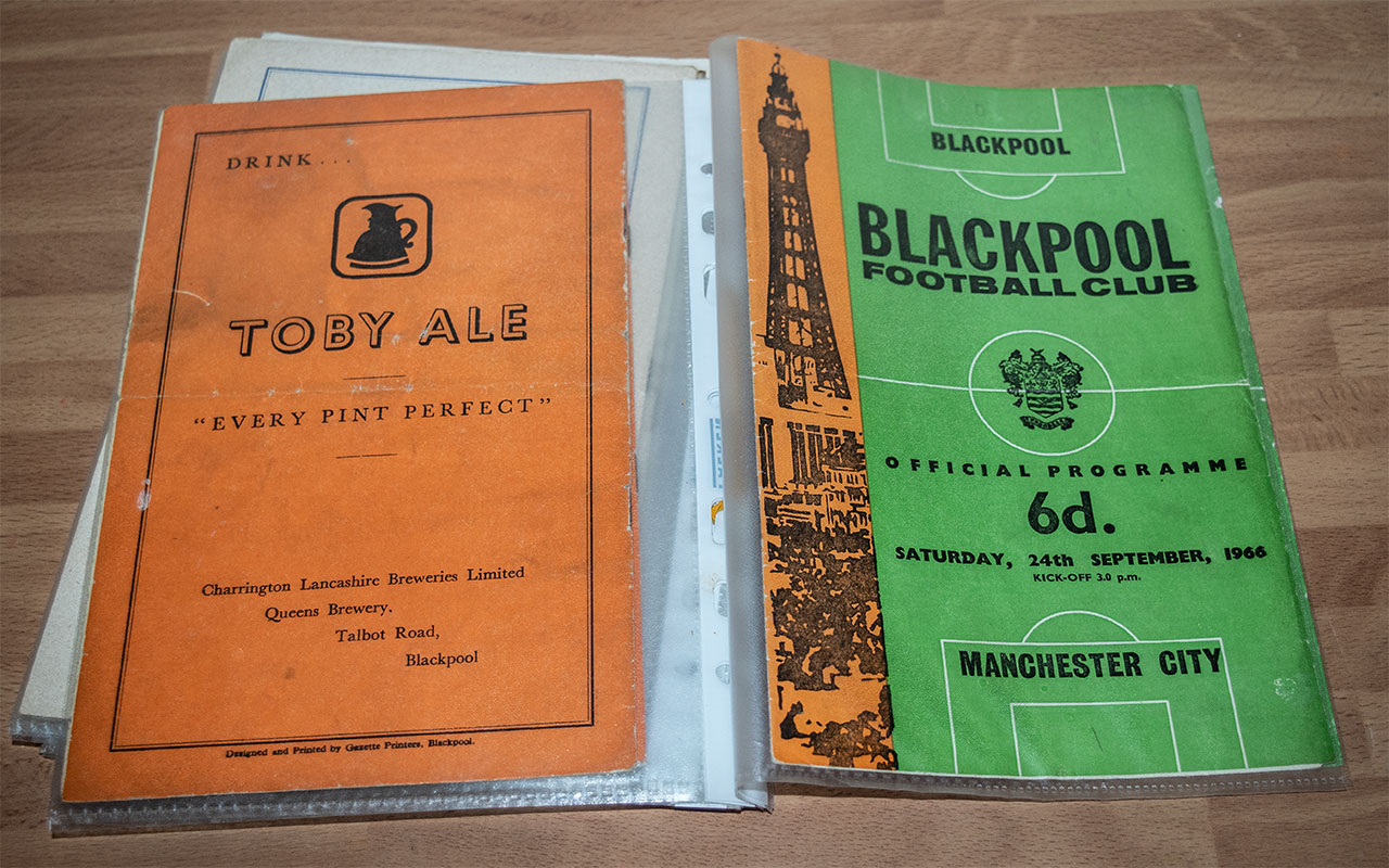 Blackpool FC Interest - Collection of Blackpool FC Programmes dating from 1950's to 1960's. - Bild 3 aus 3