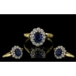 18ct Gold Attractive Sapphire and Diamond Set Cluster Ring. Flower head Design.