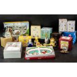 A Box of Modern Collectables to include Piggin Heart Throb, Piggin Love at Christmas,