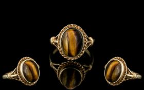 9ct Gold - Single Stone Tigers Eye Set Ring, with Excellent Shank / Setting. Fully Hallmarked for 9.