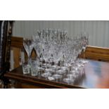 Collection of Quality Matching Crystal Glasses, comprising 6 x champagne flutes,