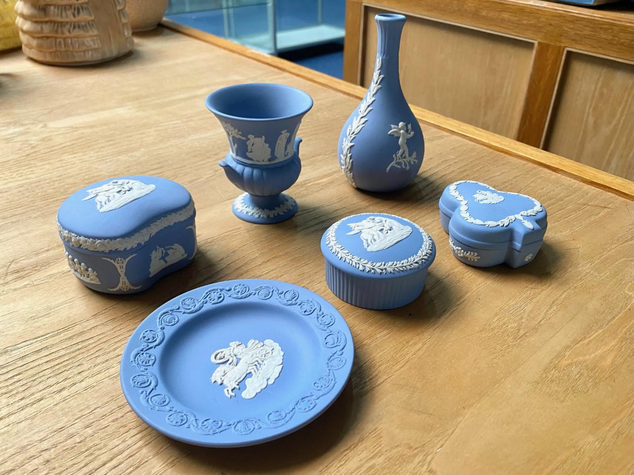 A Collection of Six Wedgwood Blue Jasper Ware Pieces including various trinkets and a bud vase and - Image 3 of 3