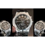 Seiko Kinetic Gent's Stainless Steel Wrist Watch, Ref. No. 030066 5M42-OL20.